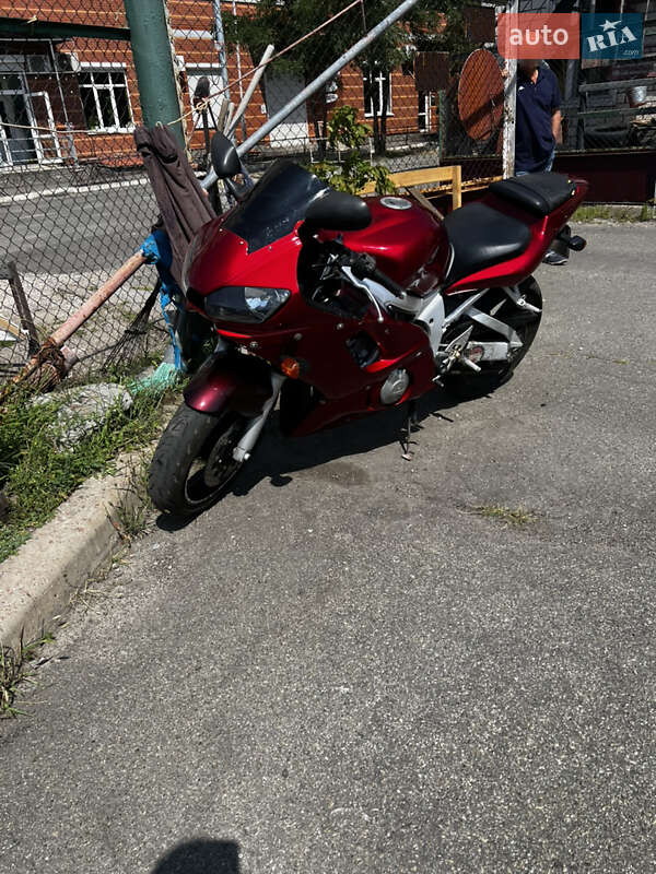 Спортбайк Yamaha YZF R6