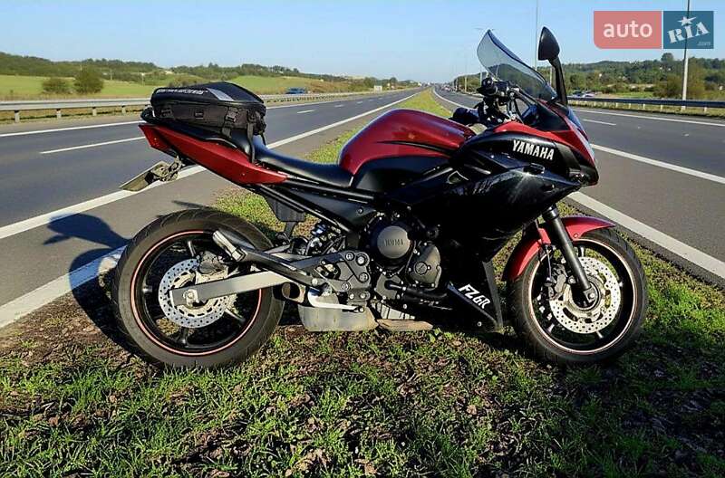 Мотоцикл Спорт-туризм Yamaha YZF R6