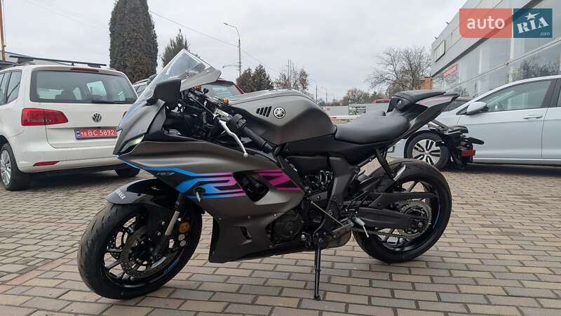 Спортбайк Yamaha YZF-R7