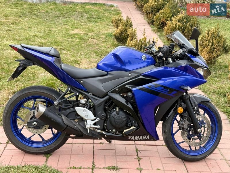 Спортбайк Yamaha YZF