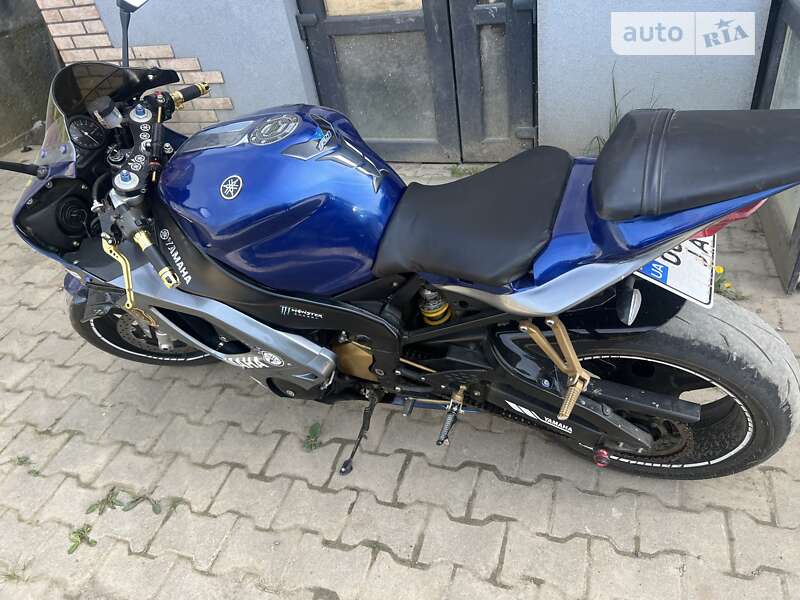 Спортбайк Yamaha Z