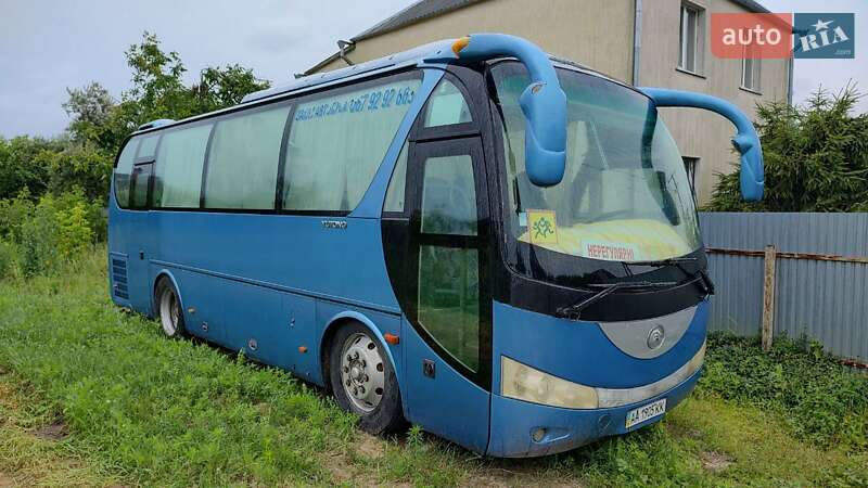 Туристичний / Міжміський автобус YUTONG 6831