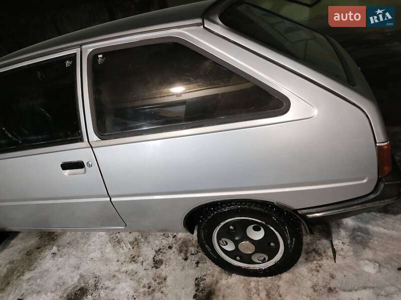 Хэтчбек ЗАЗ 1102 Таврия-Нова