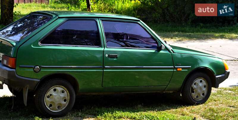 Хетчбек ЗАЗ 1102 Таврія-Нова