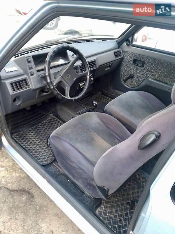 Хэтчбек ЗАЗ 1102 Таврия