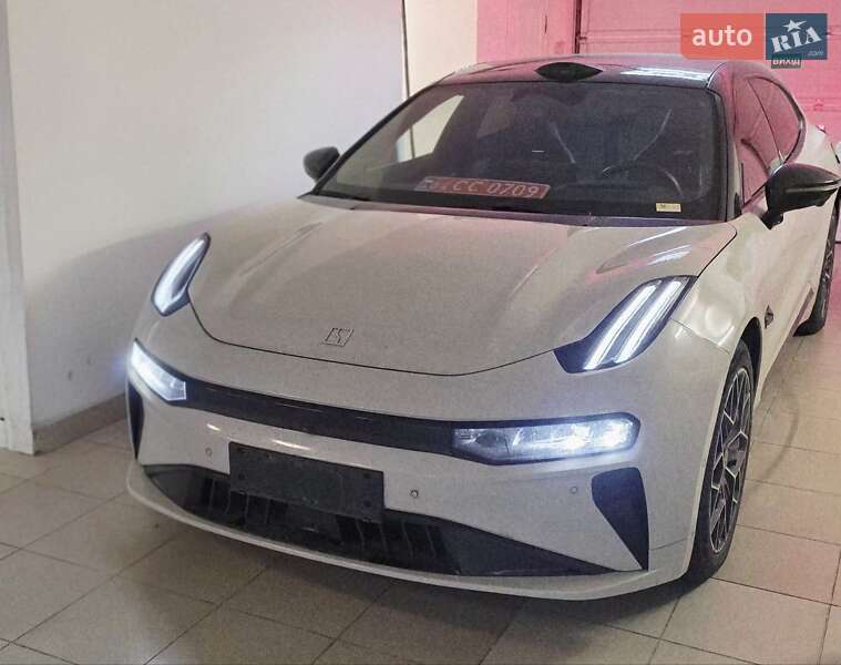 Позашляховик / Кросовер Zeekr 001