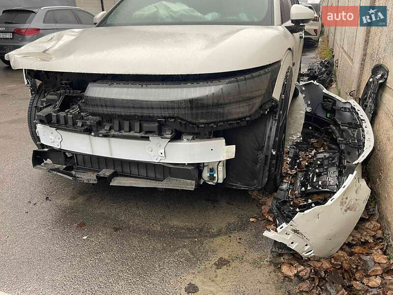 Внедорожник / Кроссовер Zeekr 7X