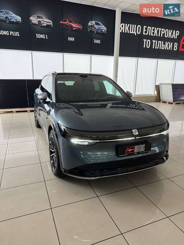 Внедорожник / Кроссовер Zeekr 7X