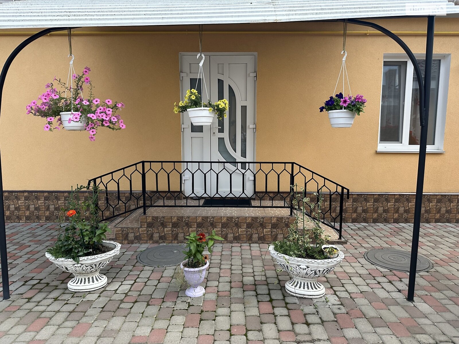 Часть дома посуточно, аренда в Хмельнике, в районе Хмельник, улица Монастырская (Кирова), 2 комнаты фото 1 Часть дома посуточно, аренда в Хмельнике, в районе Хмельник, улица Монастырская (Кирова), 2 комнаты фото 1