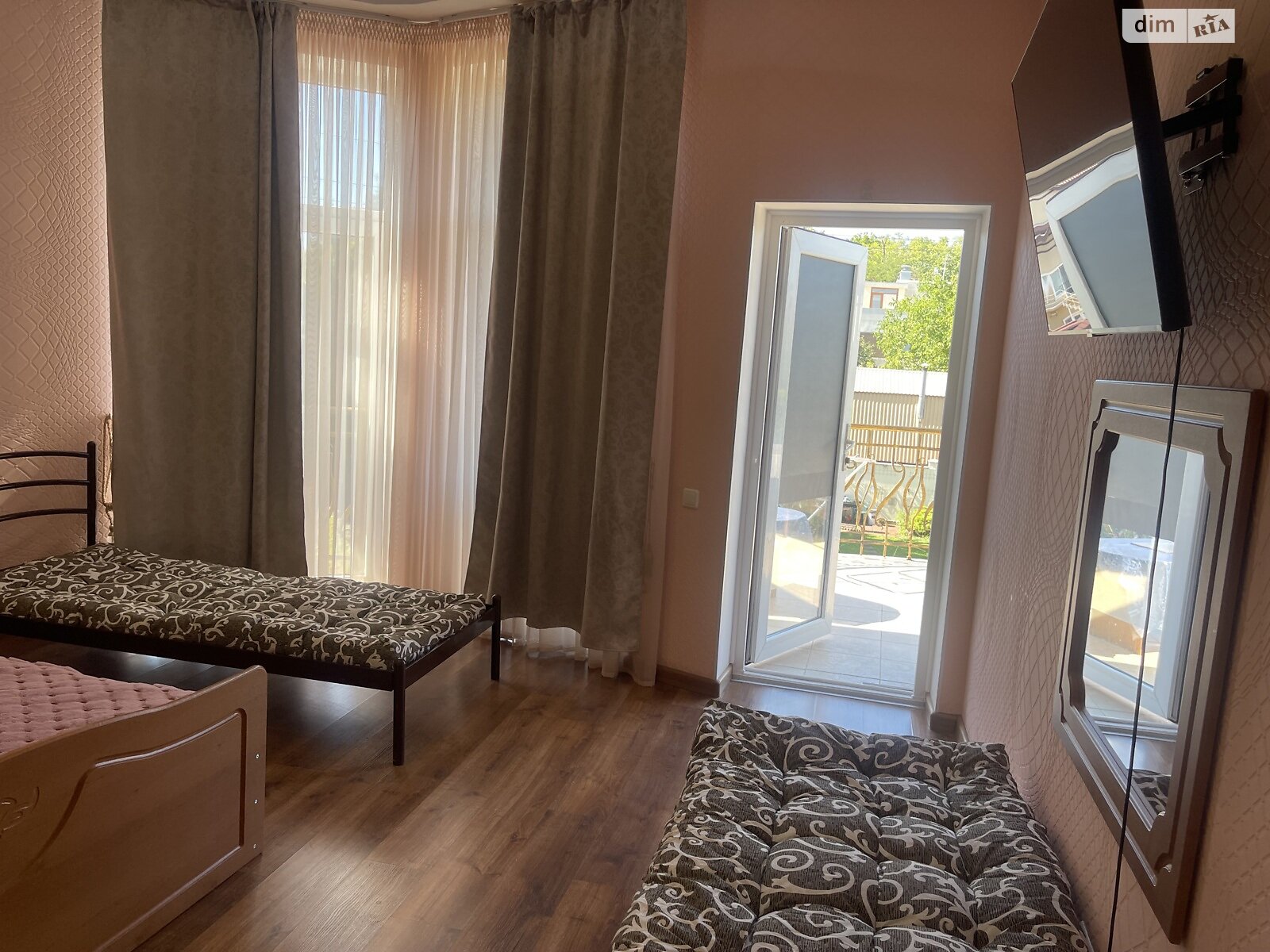 Частина будинку подобово, оренда в Одесі, в районі Великий Фонтан, вулиця Квіткова, 4 кімнати фото 1 Частина будинку подобово, оренда в Одесі, в районі Великий Фонтан, вулиця Квіткова, 4 кімнати фото 1