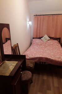 Часть дома посуточно, аренда в Почаеве, улица Парковая, 2 комнаты фото 2