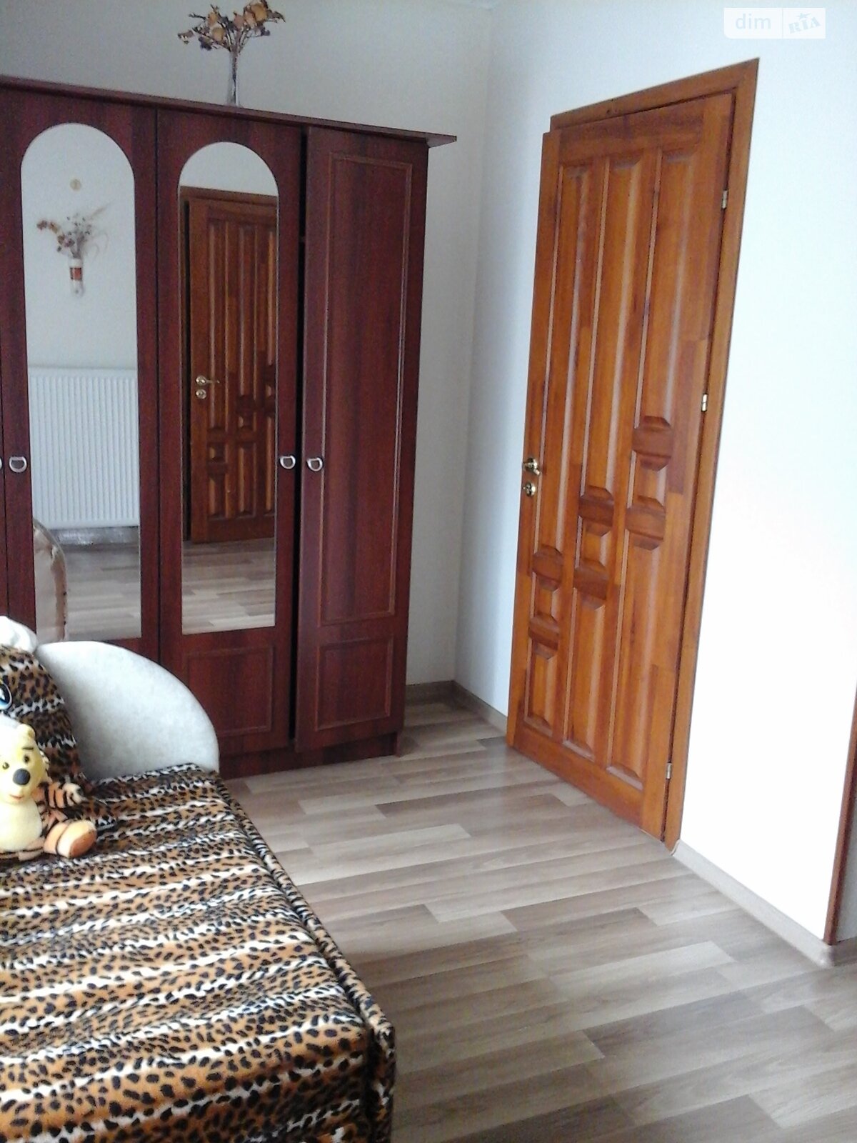 Часть дома посуточно, аренда в Почаеве, улица Парковая, 2 комнаты фото 1