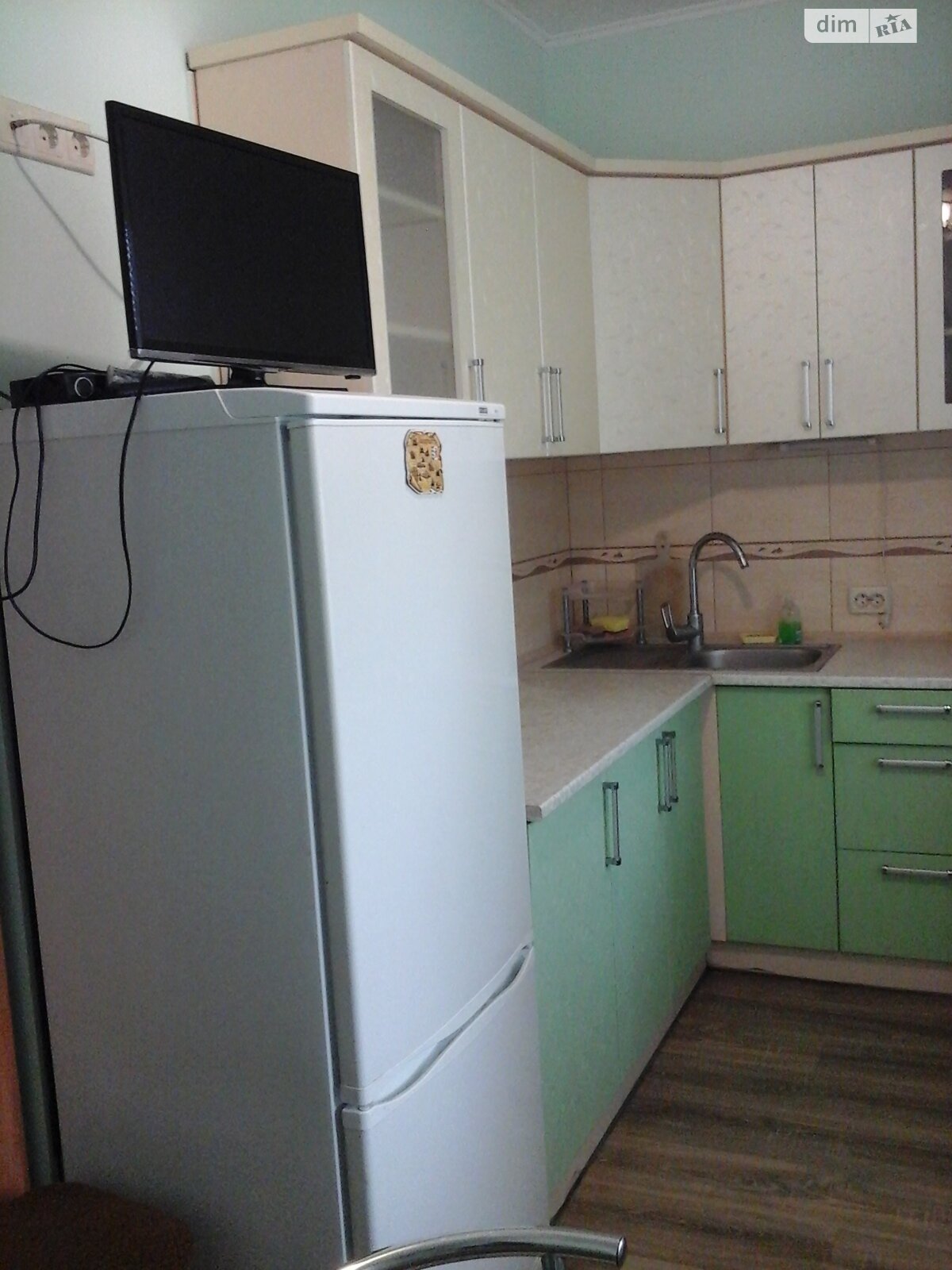 Часть дома посуточно, аренда в Почаеве, улица Парковая, 2 комнаты фото 1