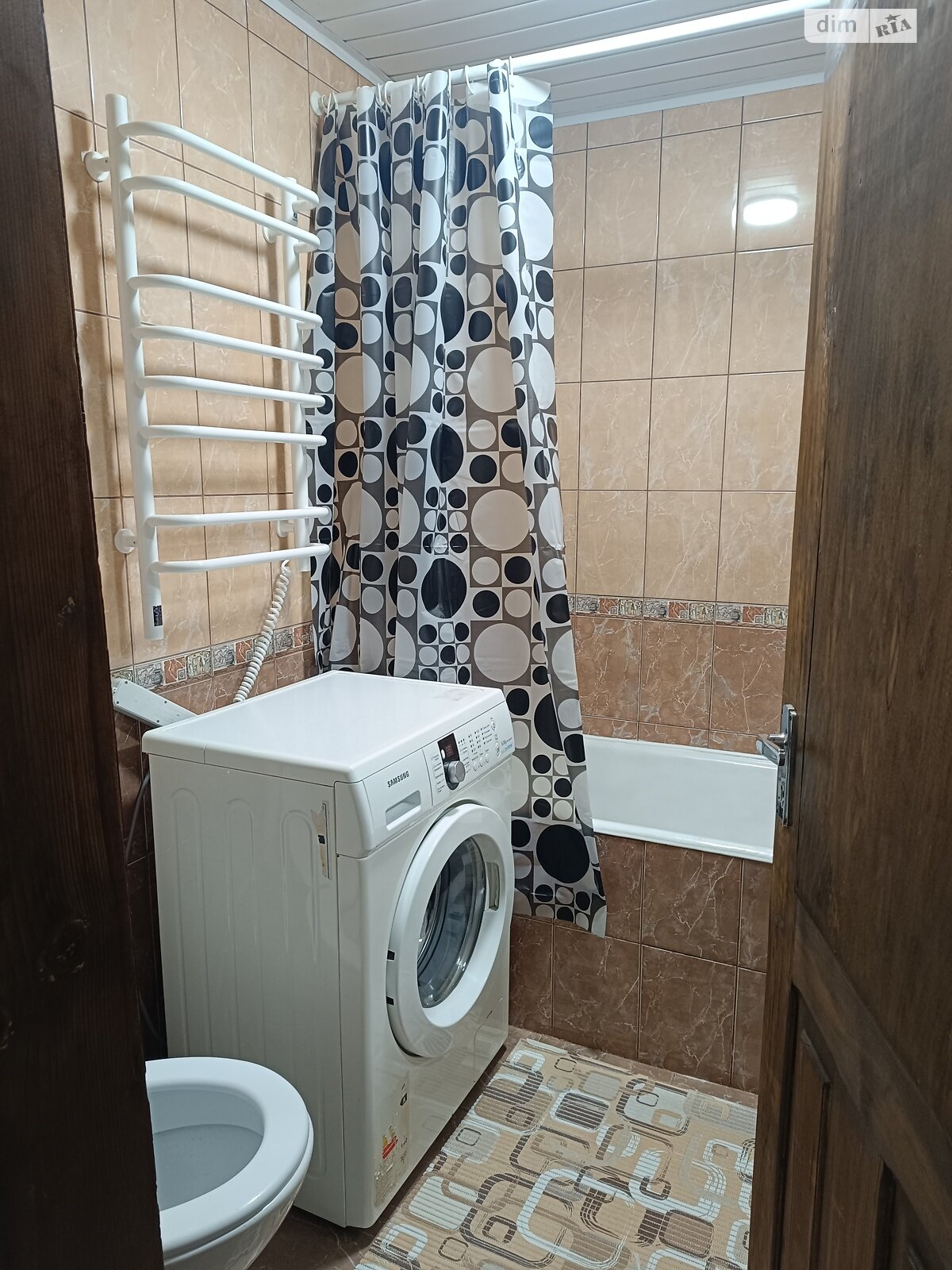 дом посуточно, аренда в Черновцах, улица Запорожская 23, район Шевченковский фото 1 дом посуточно, аренда в Черновцах, улица Запорожская 23, район Шевченковский фото 1