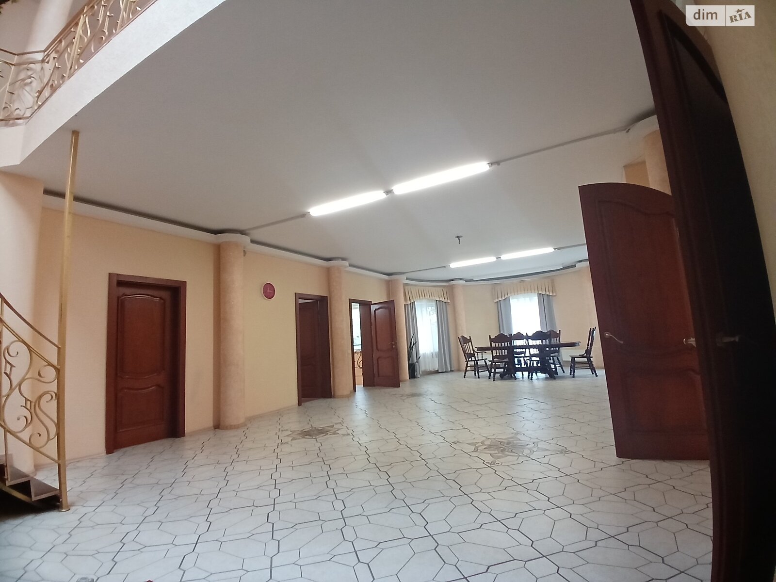 дом посуточно, аренда в Киеве, улица Нечуя-Левицкого, район Александровская Слободка фото 1