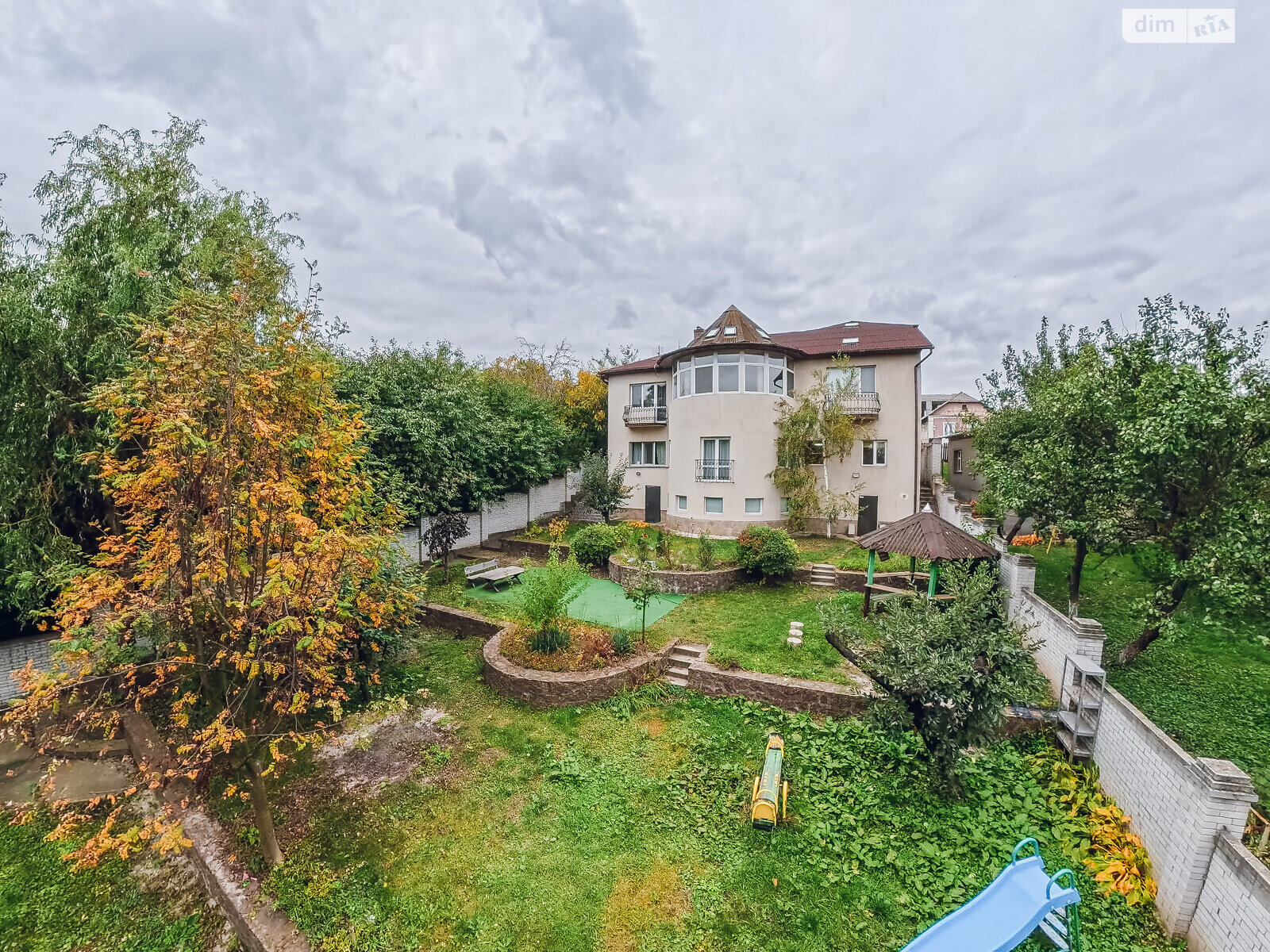 дом посуточно, аренда в Киеве, улица Нечуя-Левицкого, район Александровская Слободка фото 1