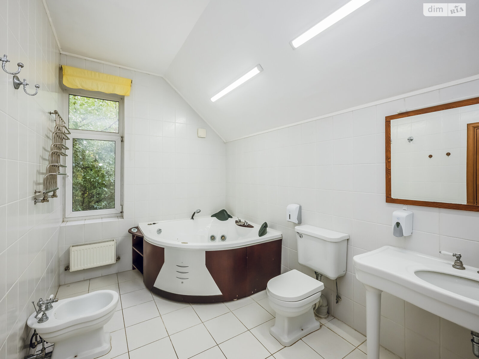 дом посуточно, аренда в Киеве, улица Нечуя-Левицкого, район Александровская Слободка фото 1