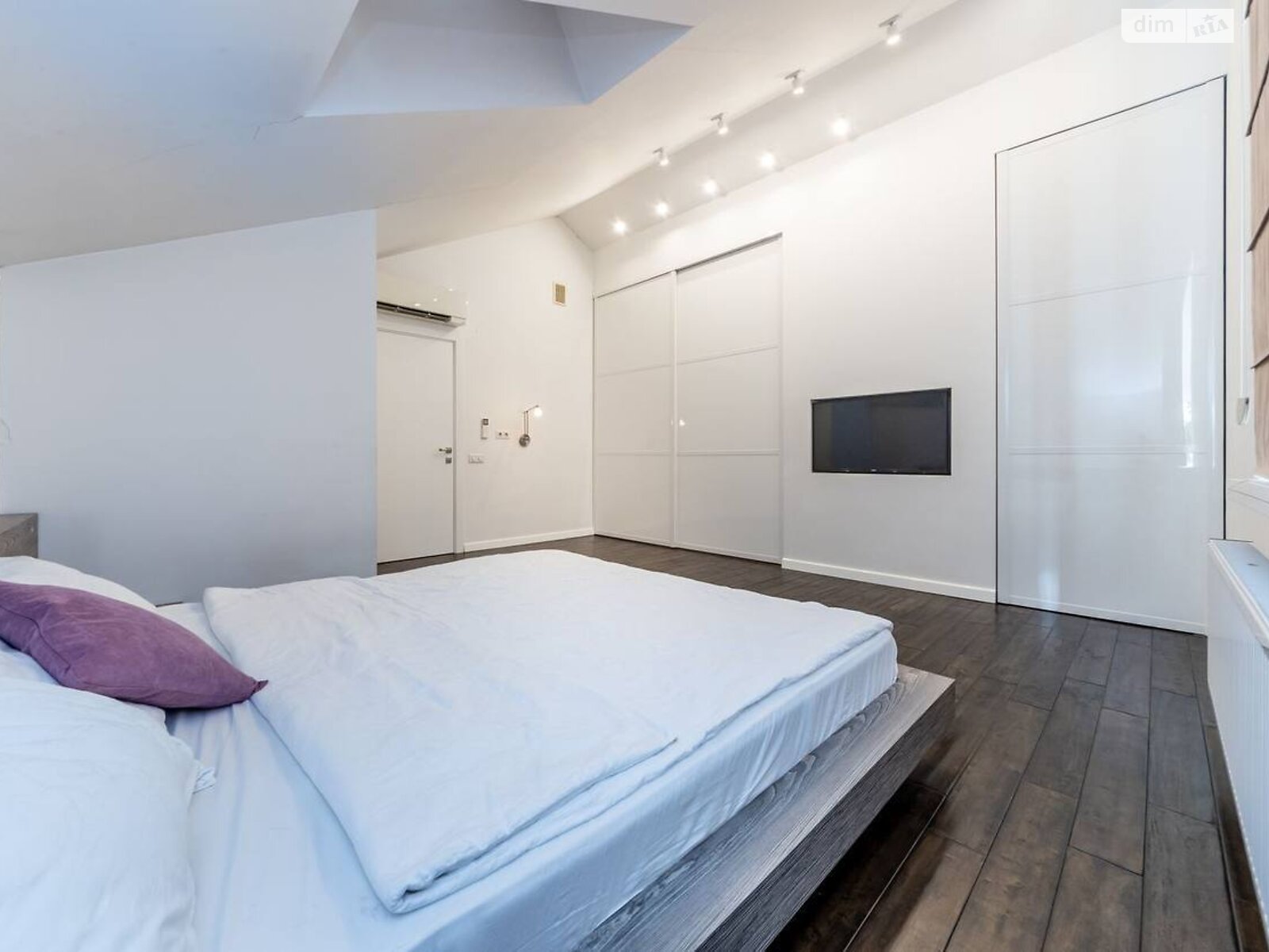 будинок подобово, оренда в Києві, вулиця Цимбалів Яр, район Голосіївський фото 1 будинок подобово, оренда в Києві, вулиця Цимбалів Яр, район Голосіївський фото 1