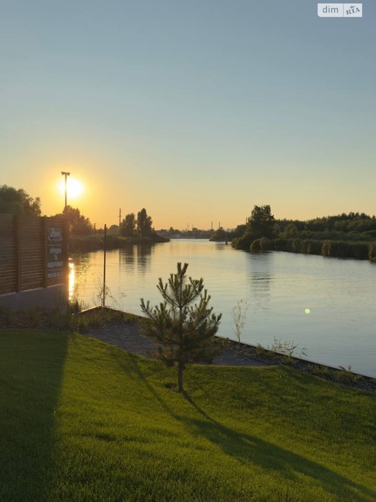 дом посуточно, аренда в Киеве, массив Эльвира, район Южная Борщаговка фото 1 дом посуточно, аренда в Киеве, массив Эльвира, район Южная Борщаговка фото 1