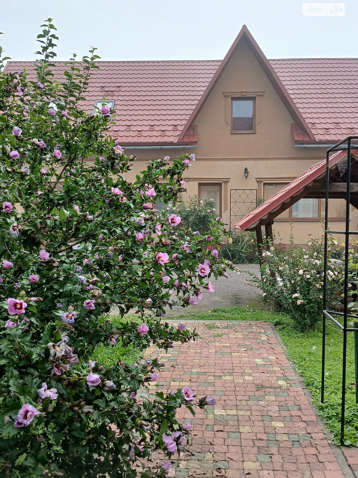 дом посуточно, аренда в Межгорье, улица Масарика Томаша 57 фото 1 дом посуточно, аренда в Межгорье, улица Масарика Томаша 57 фото 1