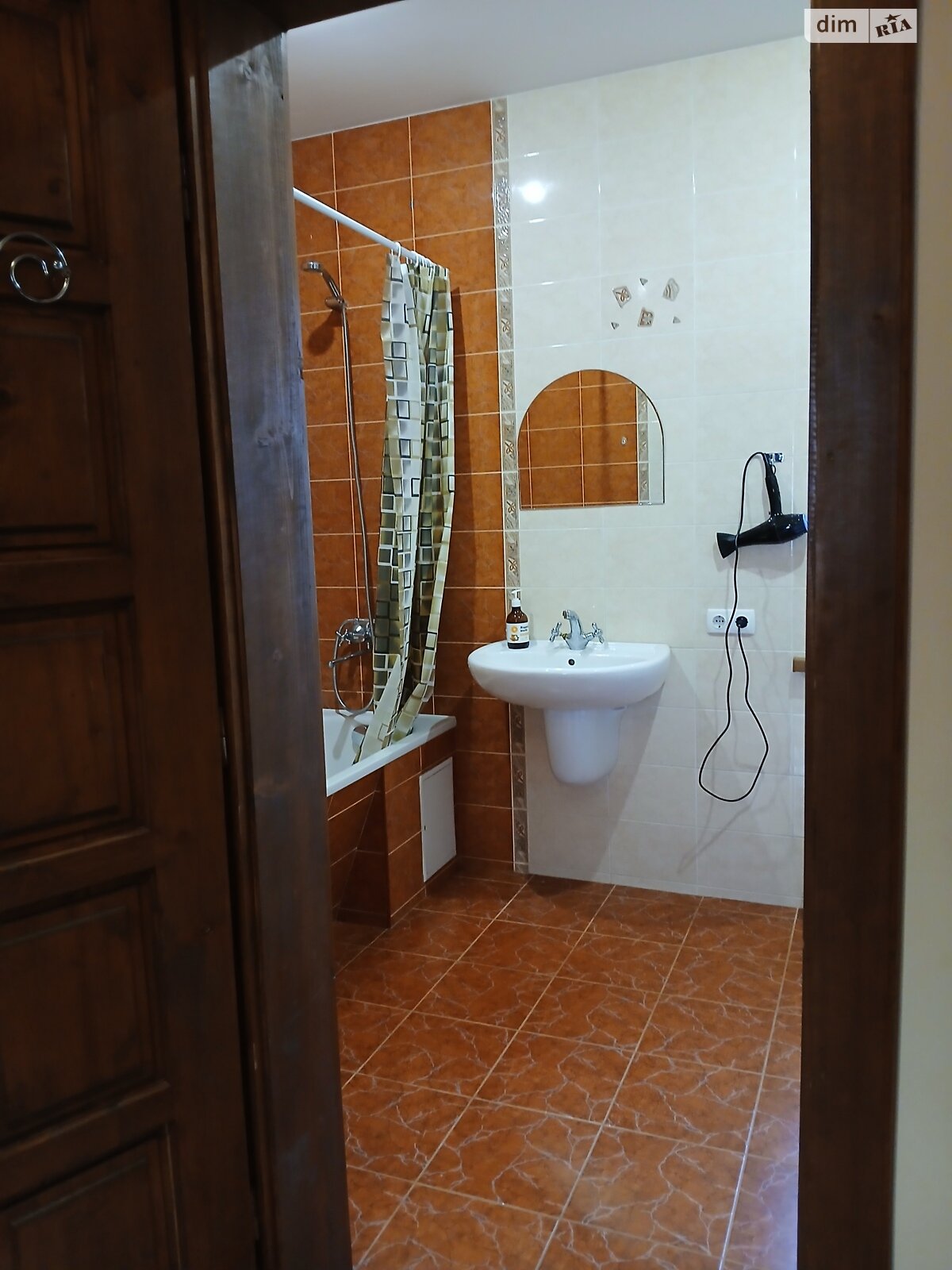 дом посуточно, аренда в Межгорье, улица Масарика Томаша 57 фото 1 дом посуточно, аренда в Межгорье, улица Масарика Томаша 57 фото 1