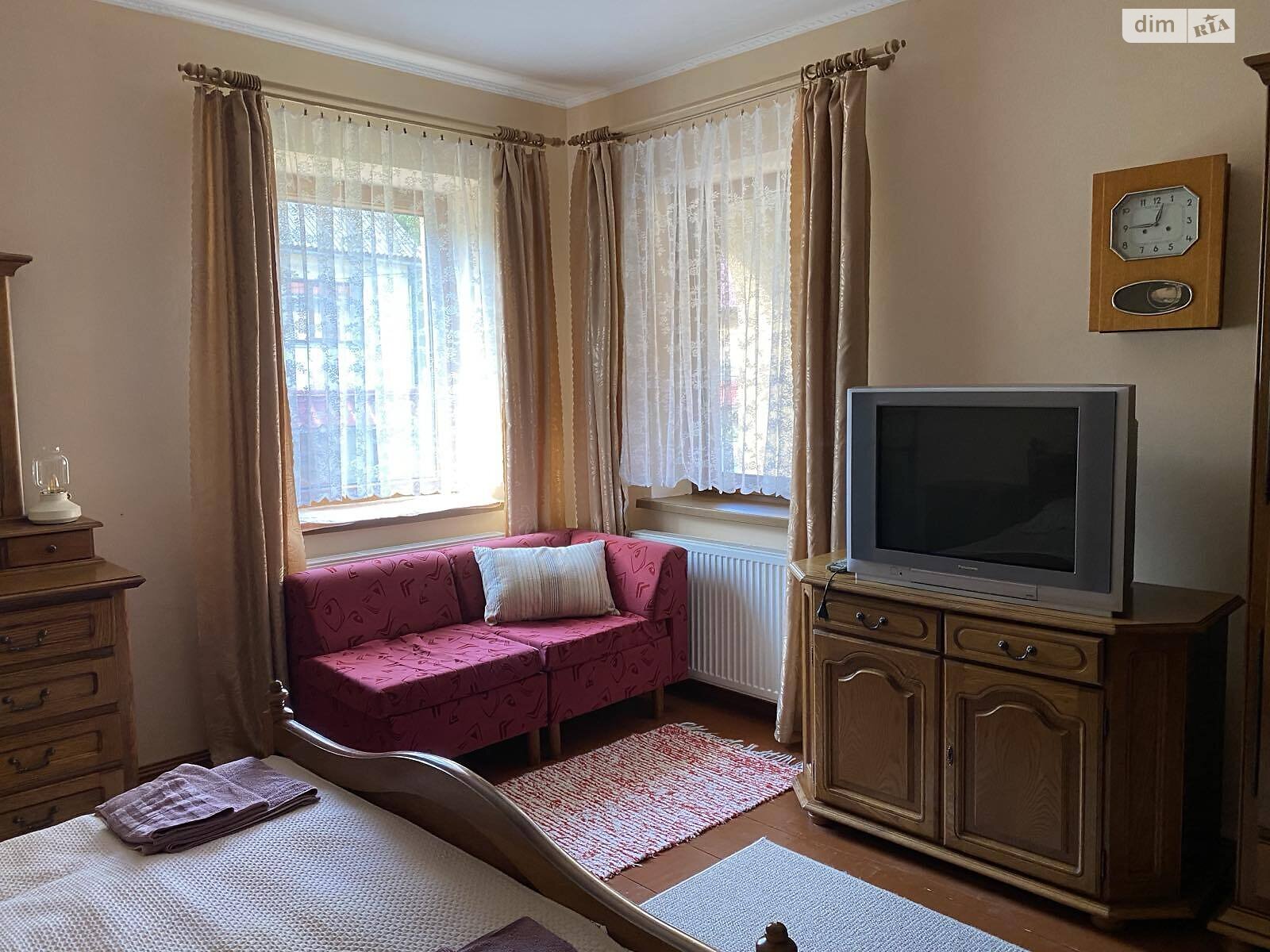 дом посуточно, аренда в Межгорье, улица Масарика Томаша 57 фото 1 дом посуточно, аренда в Межгорье, улица Масарика Томаша 57 фото 1