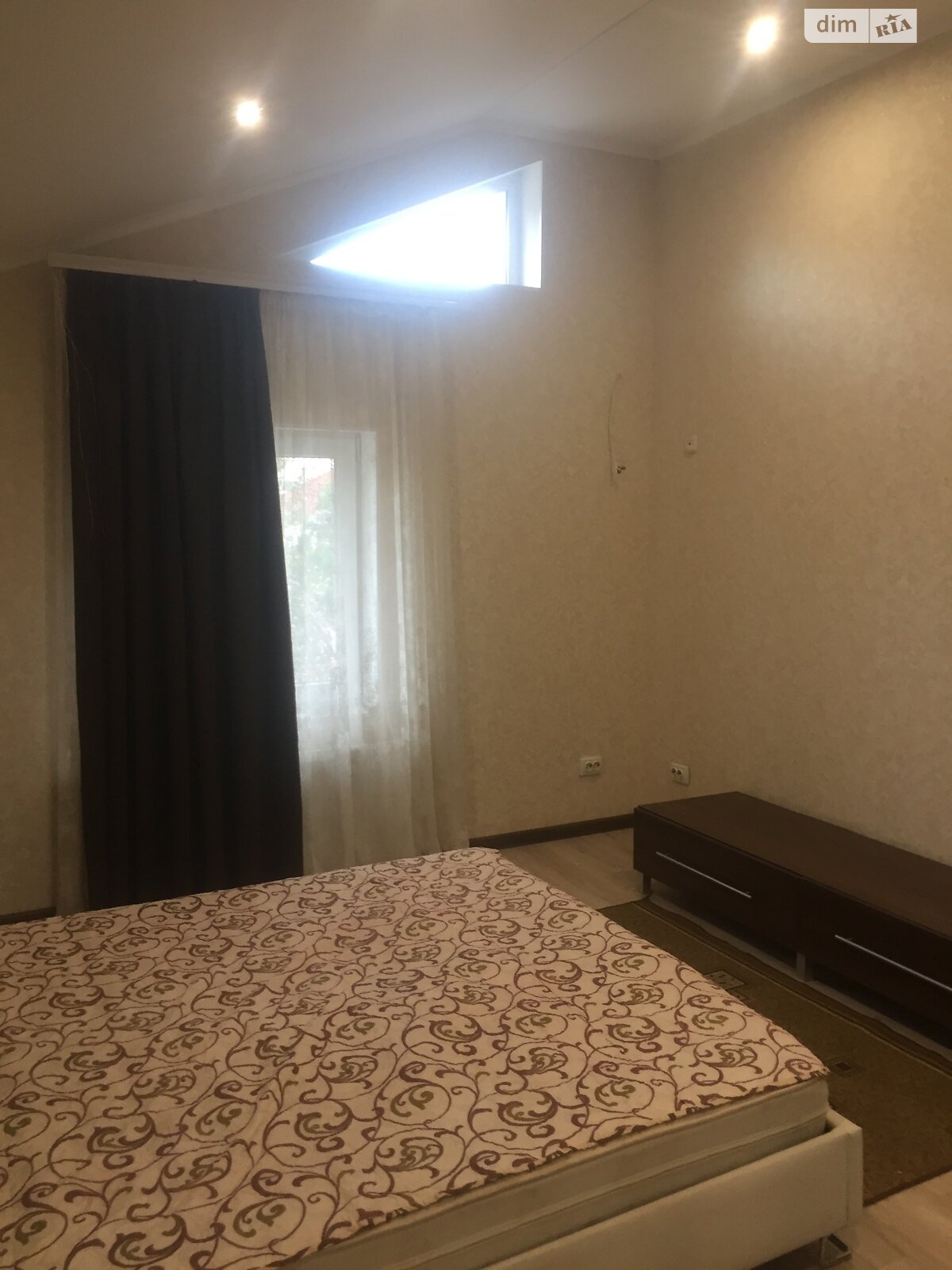 дом посуточно, аренда в Одессе, улица Костанди, район Киевский фото 1 дом посуточно, аренда в Одессе, улица Костанди, район Киевский фото 1