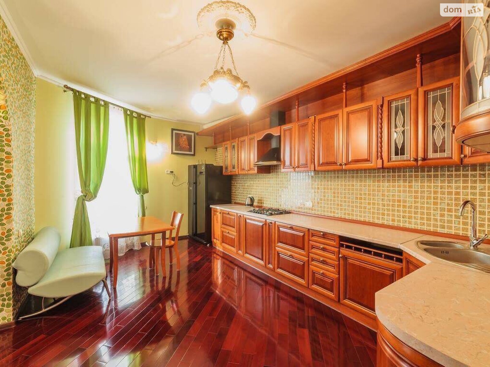 дом посуточно, аренда в Одессе, улица Солнечная, район Киевский фото 1 дом посуточно, аренда в Одессе, улица Солнечная, район Киевский фото 1