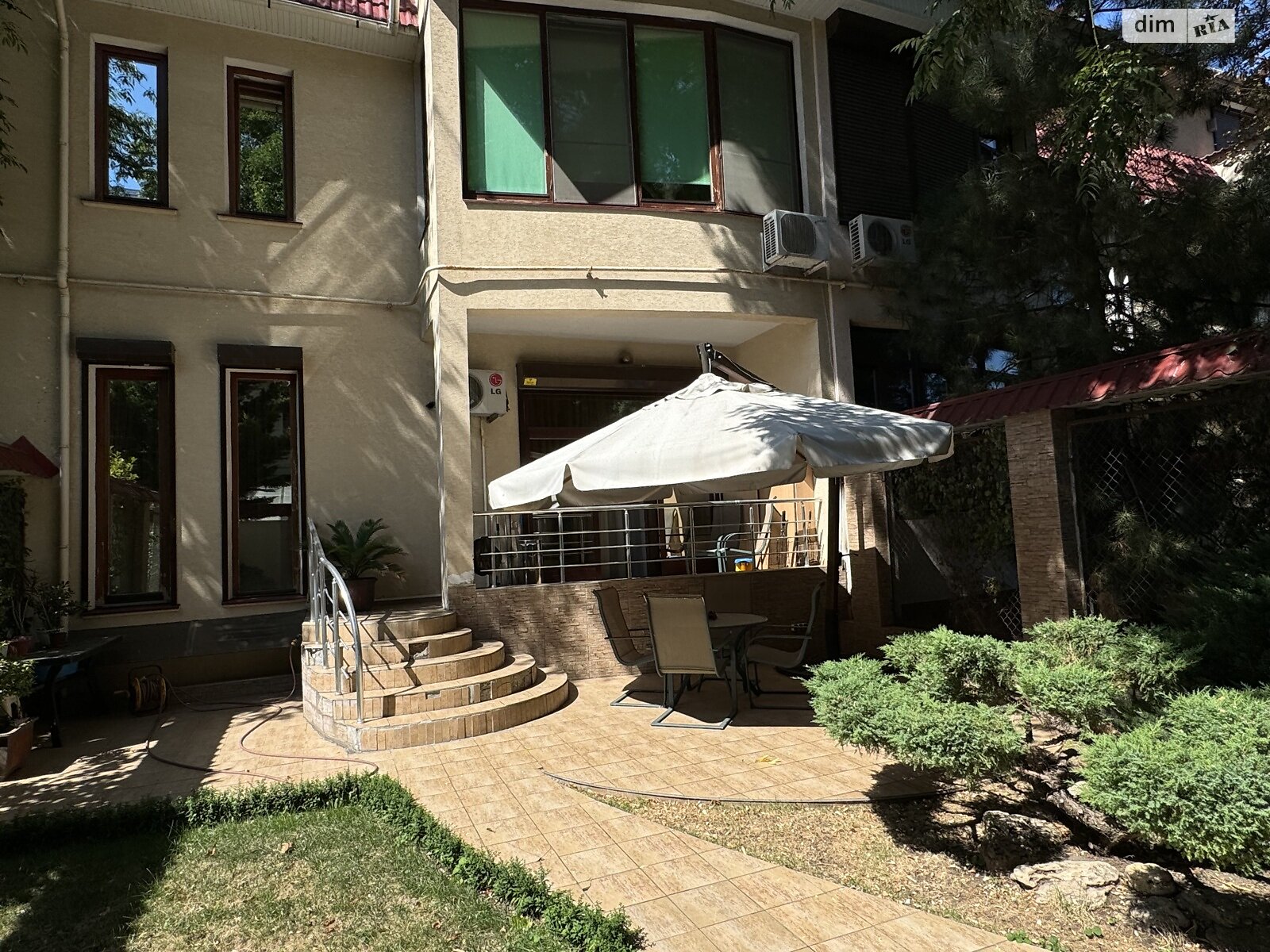 дом посуточно, аренда в Одессе, улица Педагогическая 25, район Приморский фото 1 дом посуточно, аренда в Одессе, улица Педагогическая 25, район Приморский фото 1