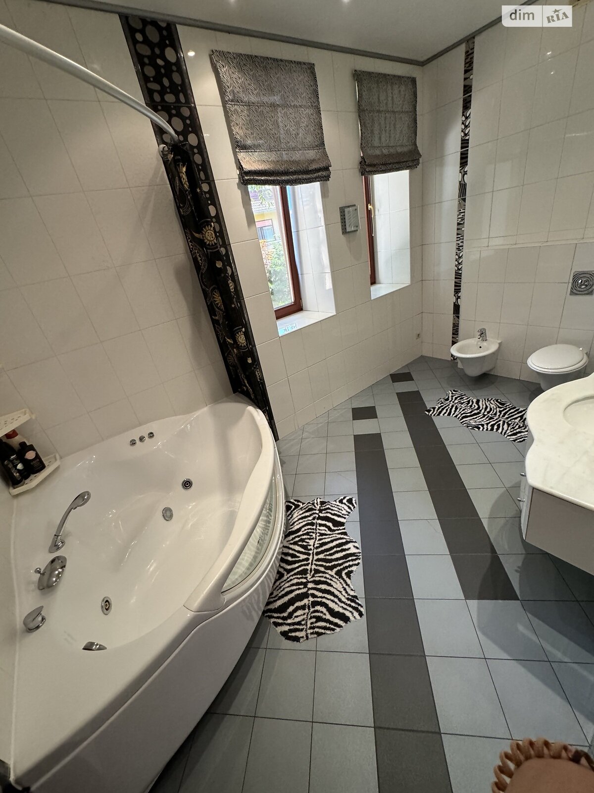 дом посуточно, аренда в Одессе, улица Педагогическая 25, район Приморский фото 1 дом посуточно, аренда в Одессе, улица Педагогическая 25, район Приморский фото 1