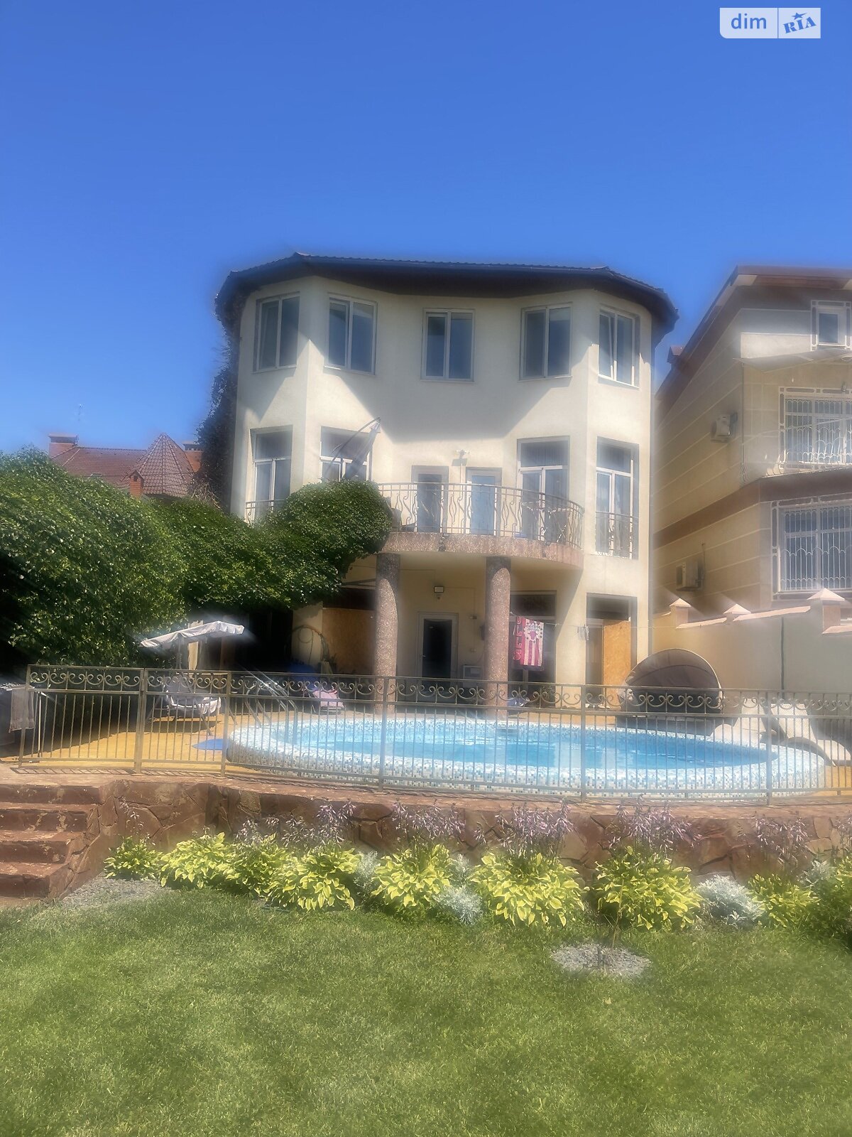 дом посуточно, аренда в Одессе, улица Цветочная 43, район Средний Фонтан фото 1 дом посуточно, аренда в Одессе, улица Цветочная 43, район Средний Фонтан фото 1