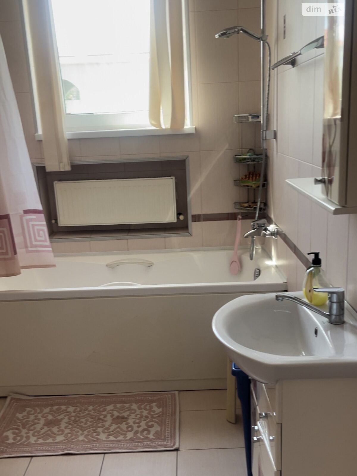 дом посуточно, аренда в Одессе, улица Цветочная 43, район Средний Фонтан фото 1 дом посуточно, аренда в Одессе, улица Цветочная 43, район Средний Фонтан фото 1