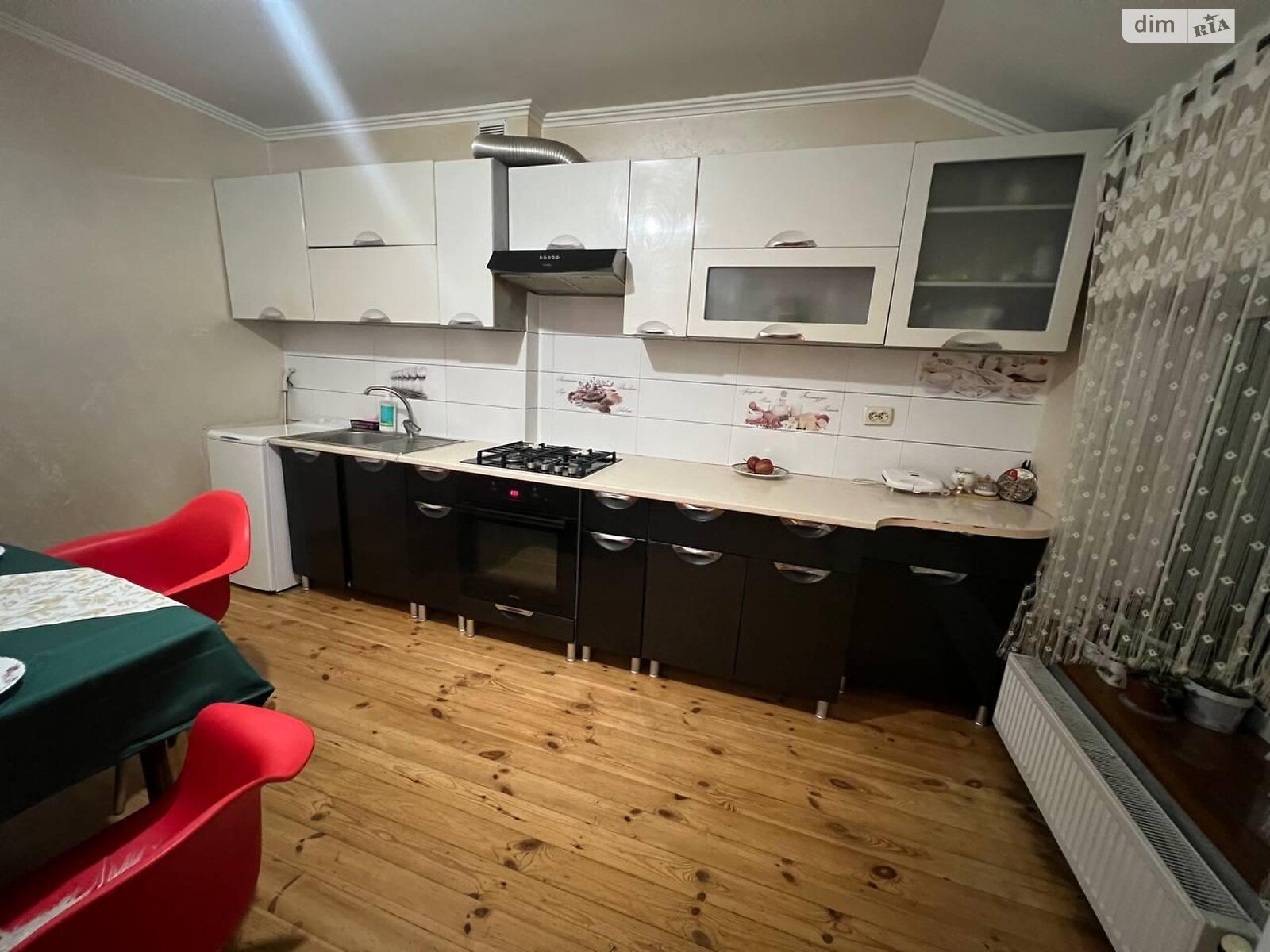 дом посуточно, аренда в Тернополе, улица Торговица (Живова Анатолия), район Центр фото 3 дом посуточно, аренда в Тернополе, улица Торговица (Живова Анатолия), район Центр фото 3