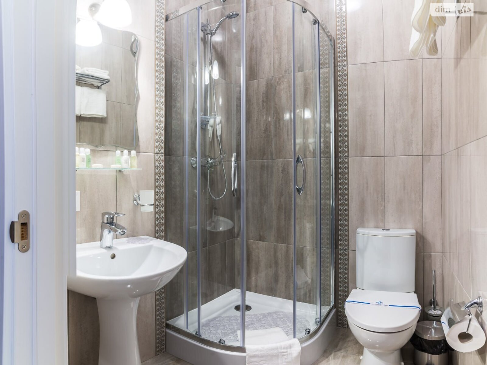 Комната в Днепре, район Парк Шевченко, улица Донцова Дмитрия (Донского Дмитрия) 7 на сутки фото 1