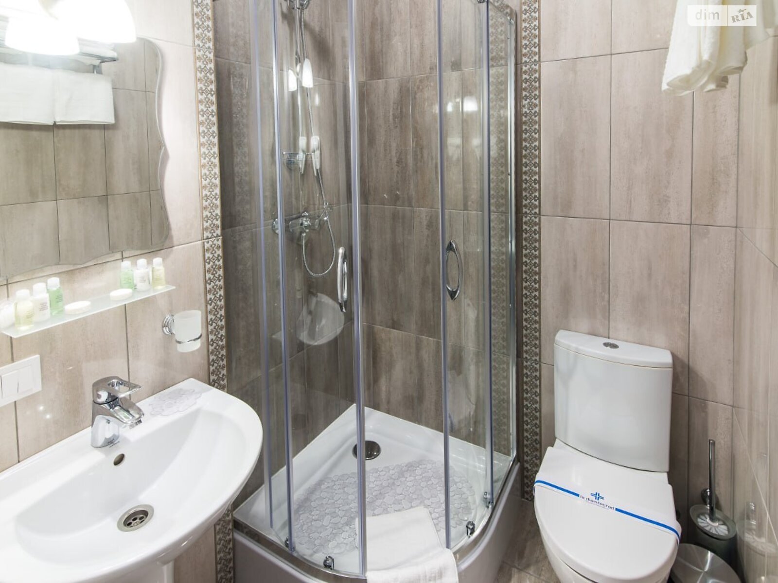 Комната в Днепре, район Парк Шевченко, улица Донцова Дмитрия (Донского Дмитрия) 7 на сутки фото 1