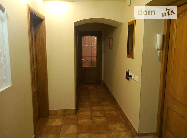 Комната в Харькове, район Нагорный (Киевский), на сутки фото 1 Комната в Харькове, район Нагорный (Киевский), на сутки фото 1