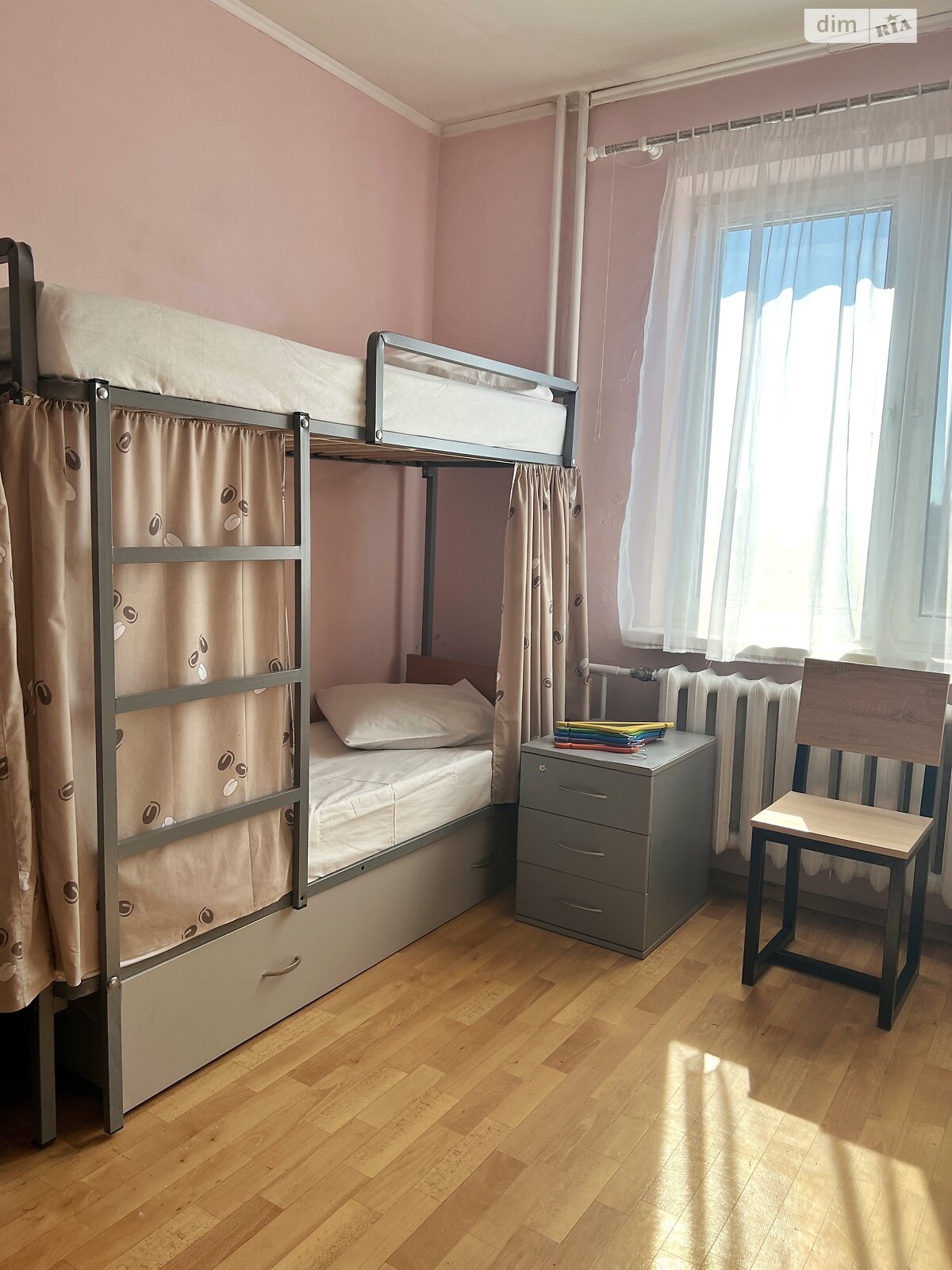 Комната в Киеве, район Деснянский, проспект Червоной Калины (Маяковского Владимира) на сутки фото 1 Комната в Киеве, район Деснянский, проспект Червоной Калины (Маяковского Владимира) на сутки фото 1