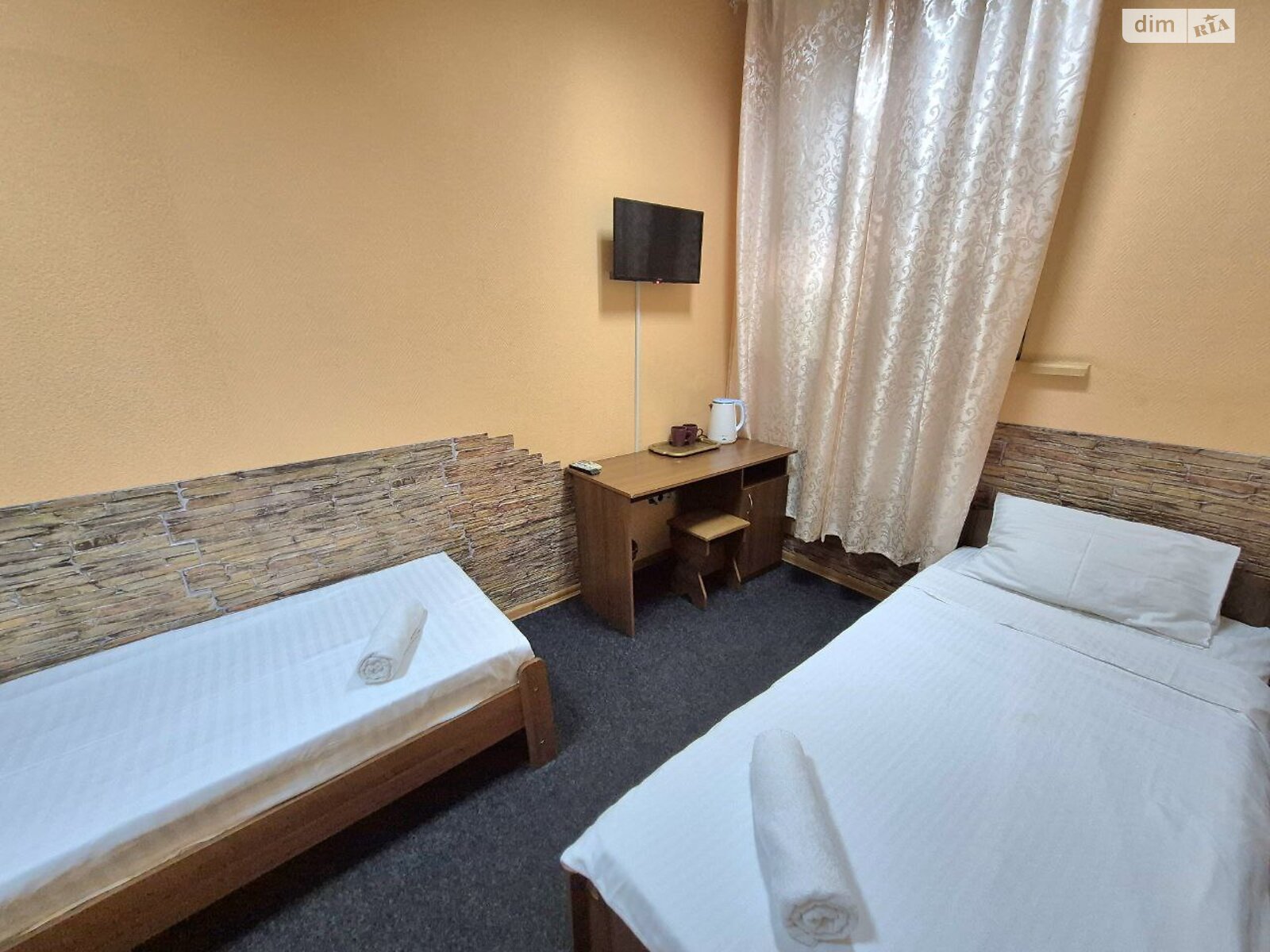 Комната в Киеве, район Печерский, улица Кропивницкого 14 на сутки фото 1 Комната в Киеве, район Печерский, улица Кропивницкого 14 на сутки фото 1