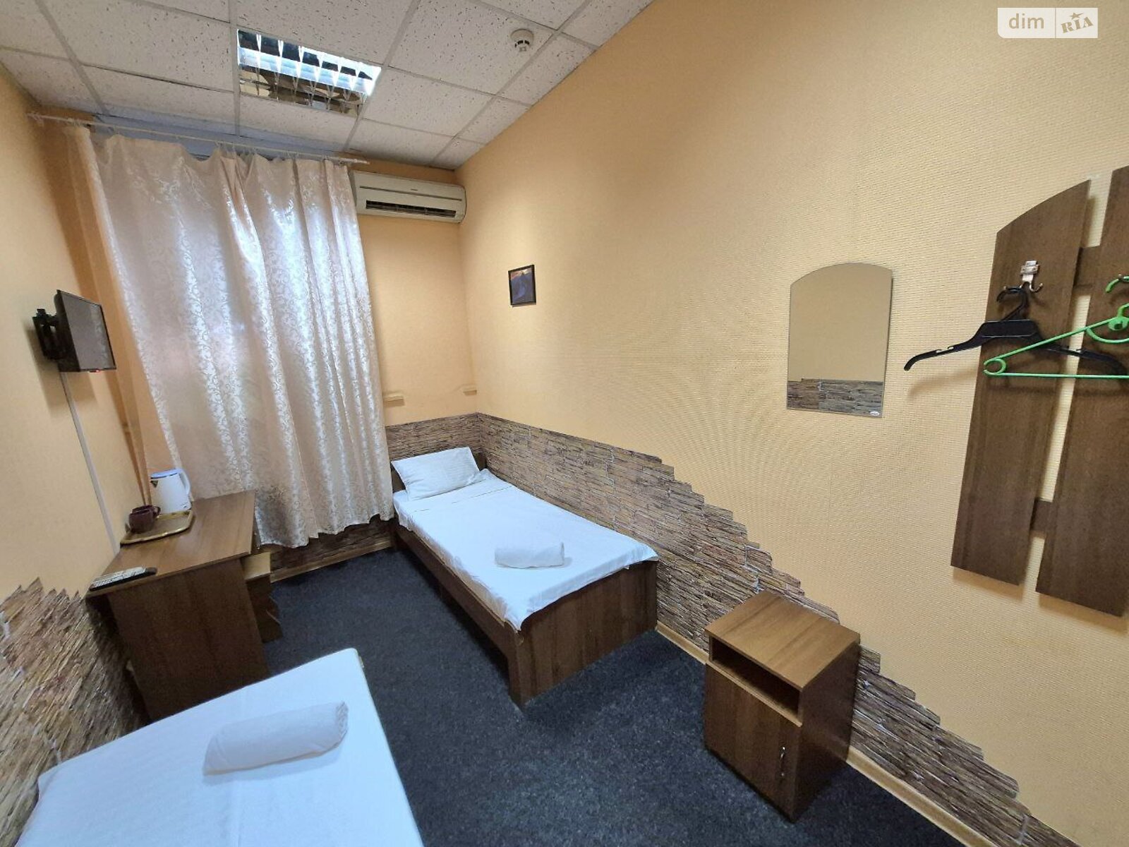 Комната в Киеве, район Печерский, улица Кропивницкого 14 на сутки фото 1 Комната в Киеве, район Печерский, улица Кропивницкого 14 на сутки фото 1