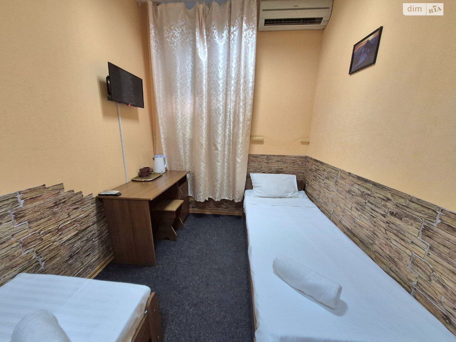 Комната в Киеве, район Печерский, улица Кропивницкого 14 на сутки фото 1 Комната в Киеве, район Печерский, улица Кропивницкого 14 на сутки фото 1