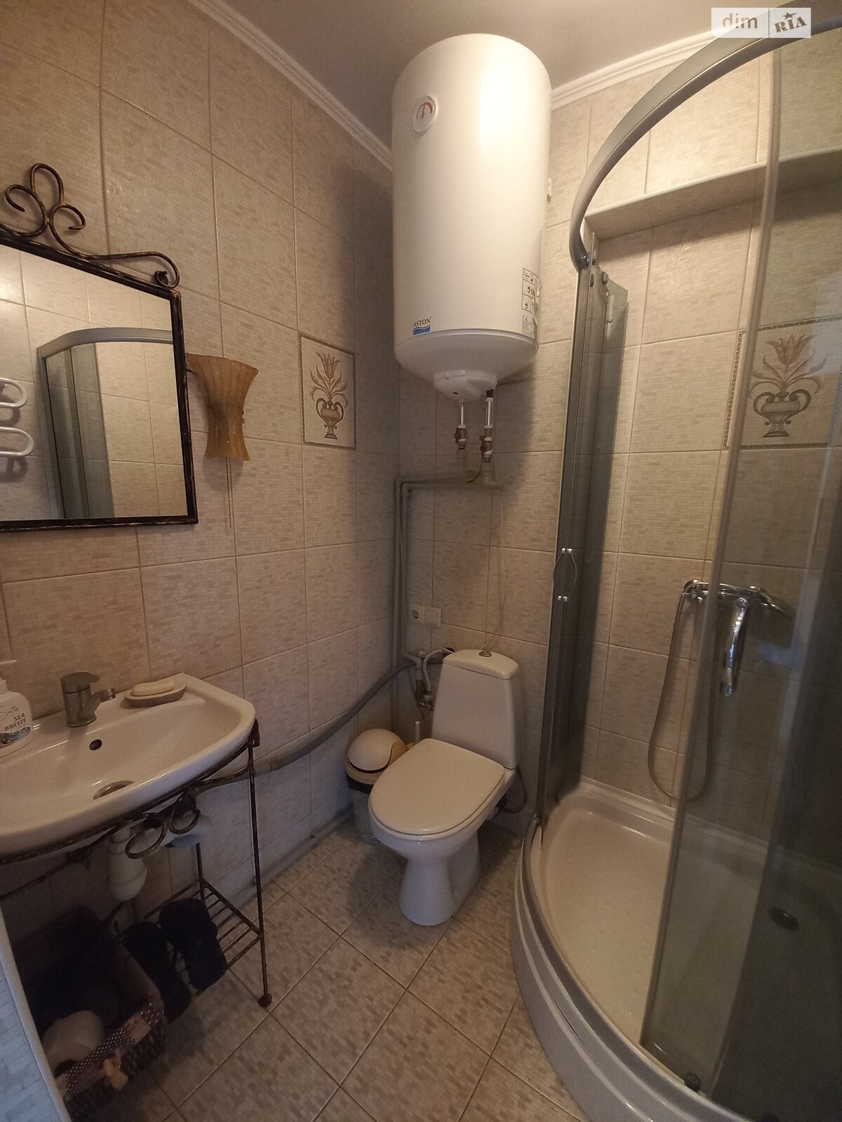 Кімната в Києві, район Поділ, вулиця Воздвиженська 60В на добу фото 1 Кімната в Києві, район Поділ, вулиця Воздвиженська 60В на добу фото 1
