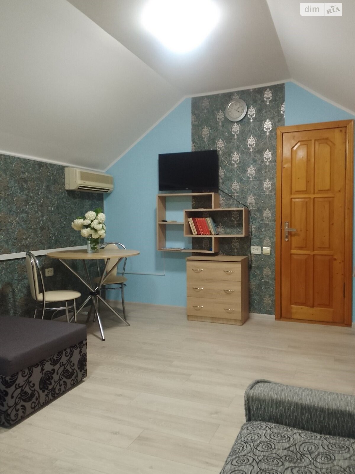 Кімната в Одесі, район Совіньйон, провулок Тенистий 5, кв. 4, на добу фото 1 Кімната в Одесі, район Совіньйон, провулок Тенистий 5, кв. 4, на добу фото 1