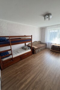 двокімнатна квартира в Батьові, на вул. Кузьменка 1, кв. 33 в оренду на короткий термін подобово фото 2