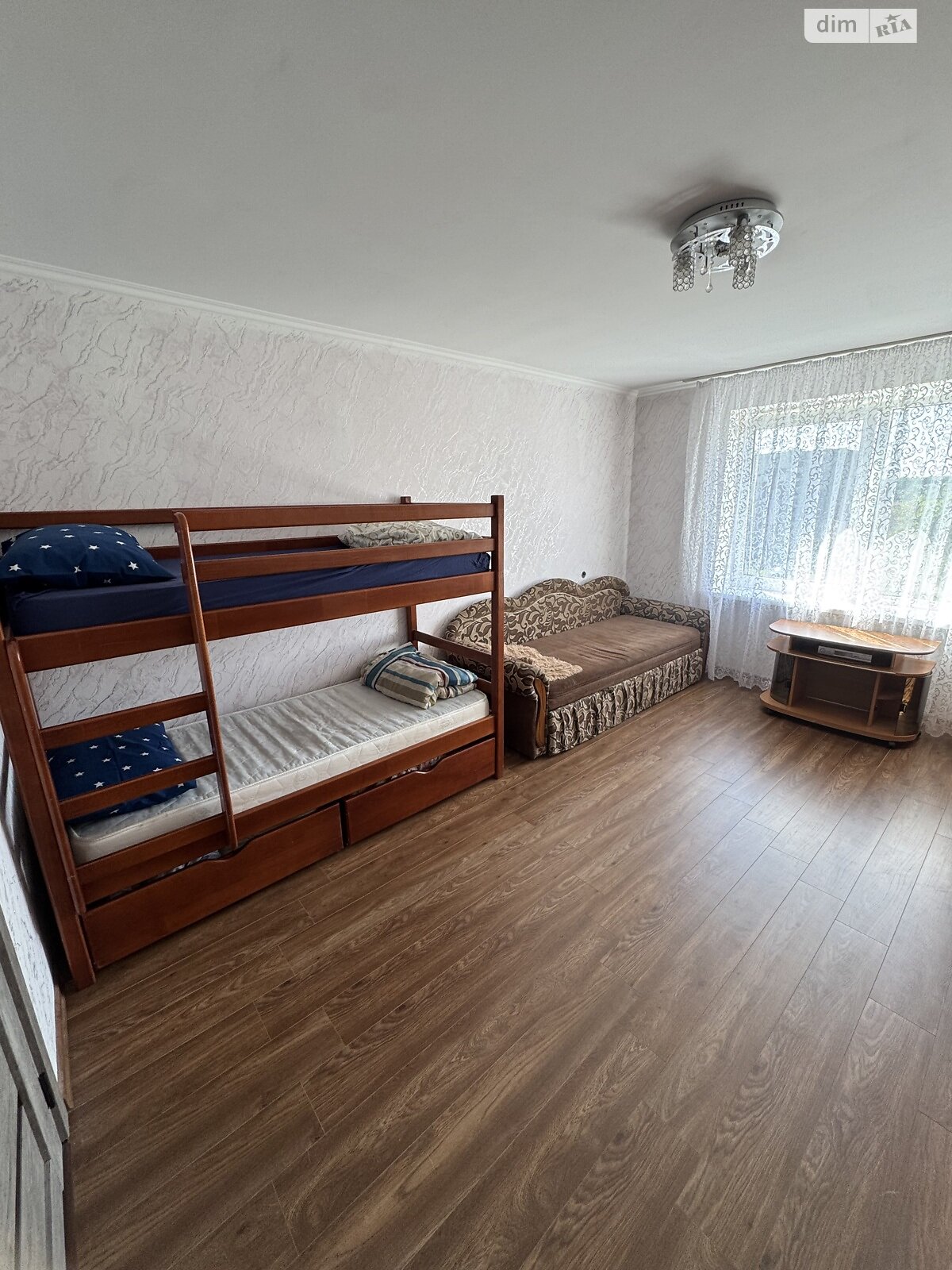 двокімнатна квартира в Батьові, на вул. Кузьменка 1, кв. 33 в оренду на короткий термін подобово фото 1 двокімнатна квартира в Батьові, на вул. Кузьменка 1, кв. 33 в оренду на короткий термін подобово фото 1