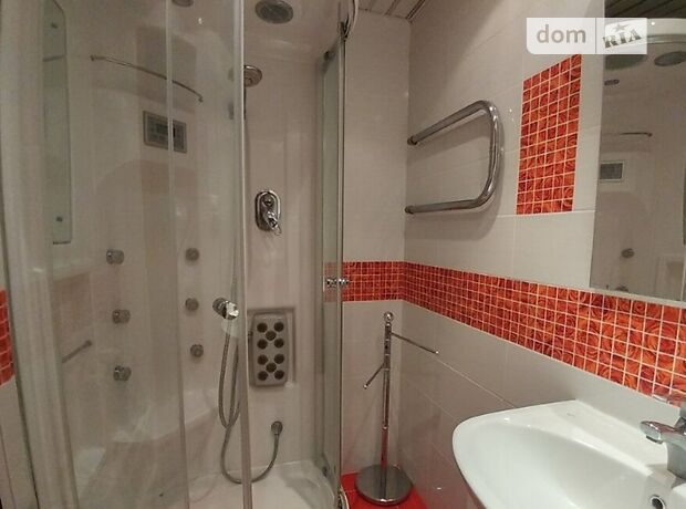 трехкомнатная квартира в Черкассах, район Сосновский, на ул. Смелянская 126 в аренду на короткий срок посуточно фото 1 трехкомнатная квартира в Черкассах, район Сосновский, на ул. Смелянская 126 в аренду на короткий срок посуточно фото 1