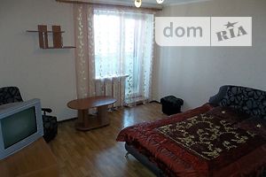 двокімнатна квартира в Черкасах, район Центр, на вул. Хмельницького Богдана 52 в оренду на короткий термін подобово фото 2