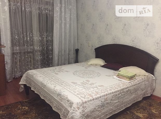 однокімнатна квартира в Черкасах, район Центр, на вул. Надпільна в оренду на короткий термін подобово фото 1 однокімнатна квартира в Черкасах, район Центр, на вул. Надпільна в оренду на короткий термін подобово фото 1