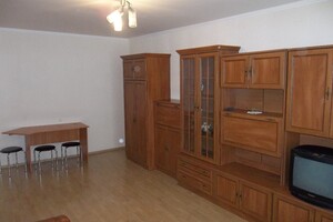 двухкомнатная квартира в Черкассах, район Центр, на бул. Шевченко 352 в аренду на короткий срок посуточно фото 2