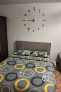 однокомнатная квартира в Чернигове, район Центр, на просп. Победы 58 в аренду на короткий срок посуточно фото 2