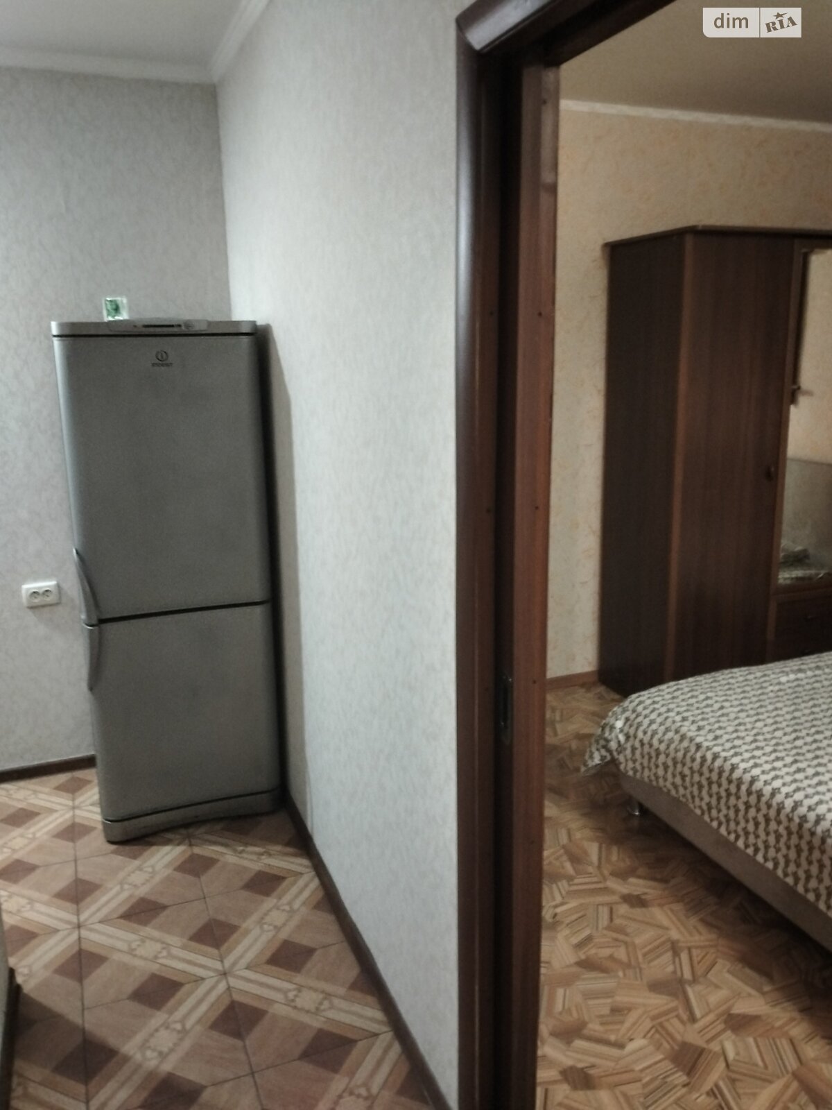 однокомнатная квартира в Чернигове, район Центр, на просп. Победы 58 в аренду на короткий срок посуточно фото 1